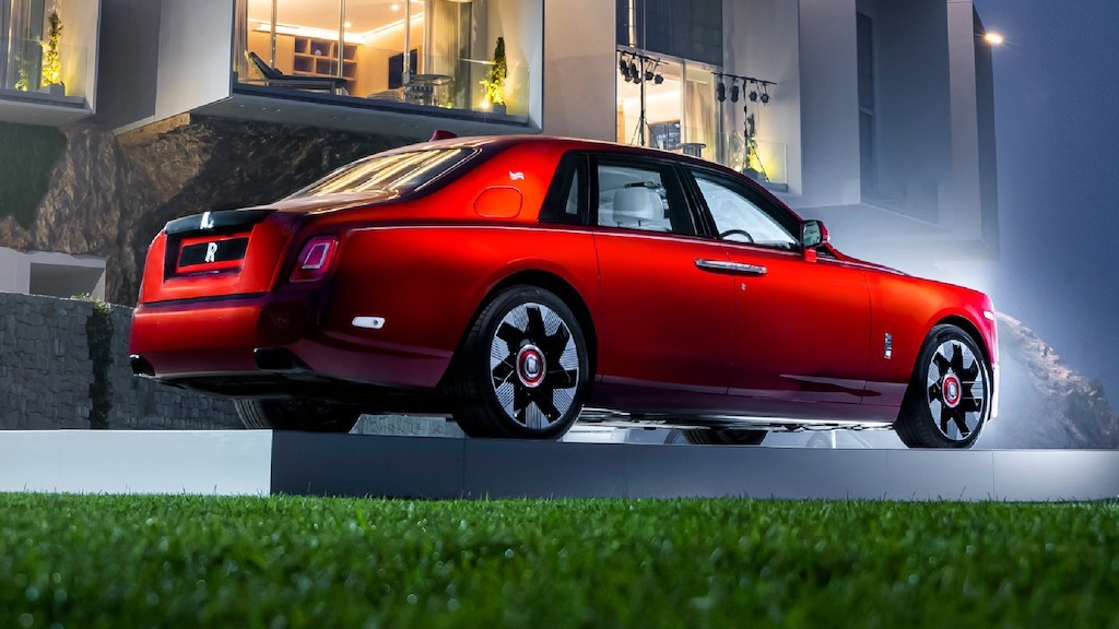 Rolls-Royce khoe Phantom Series II tại Pháp, nhưng lại tranh thủ ra mắt bản “hàng thửa” cho khách yêu nước Anh ảnh 4