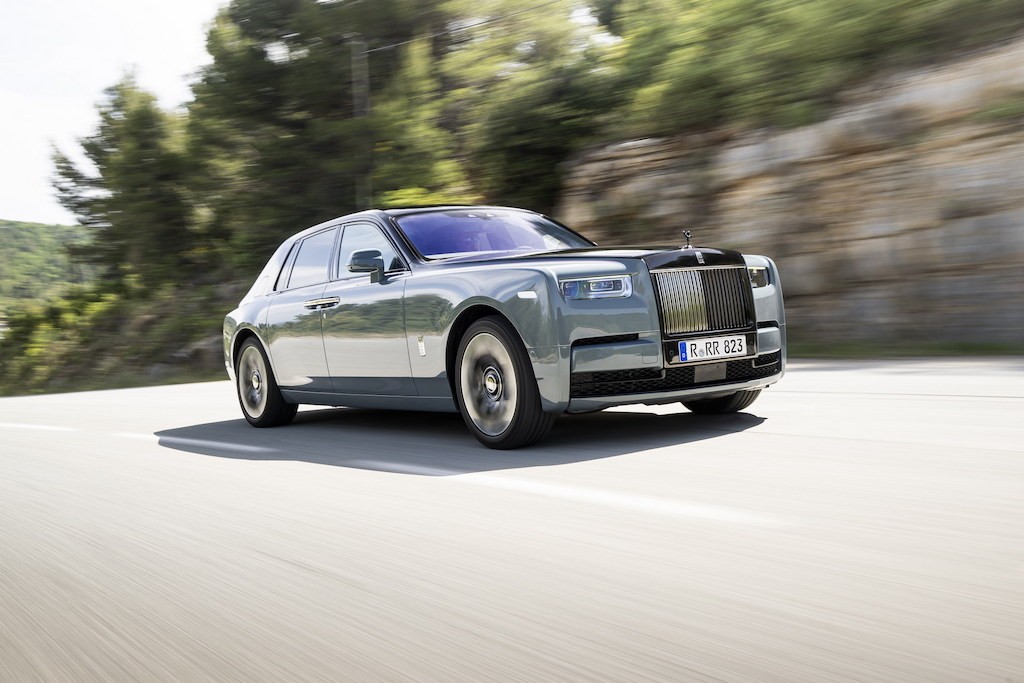 Rolls-Royce khoe Phantom Series II tại Pháp, nhưng lại tranh thủ ra mắt bản “hàng thửa” cho khách yêu nước Anh ảnh 5