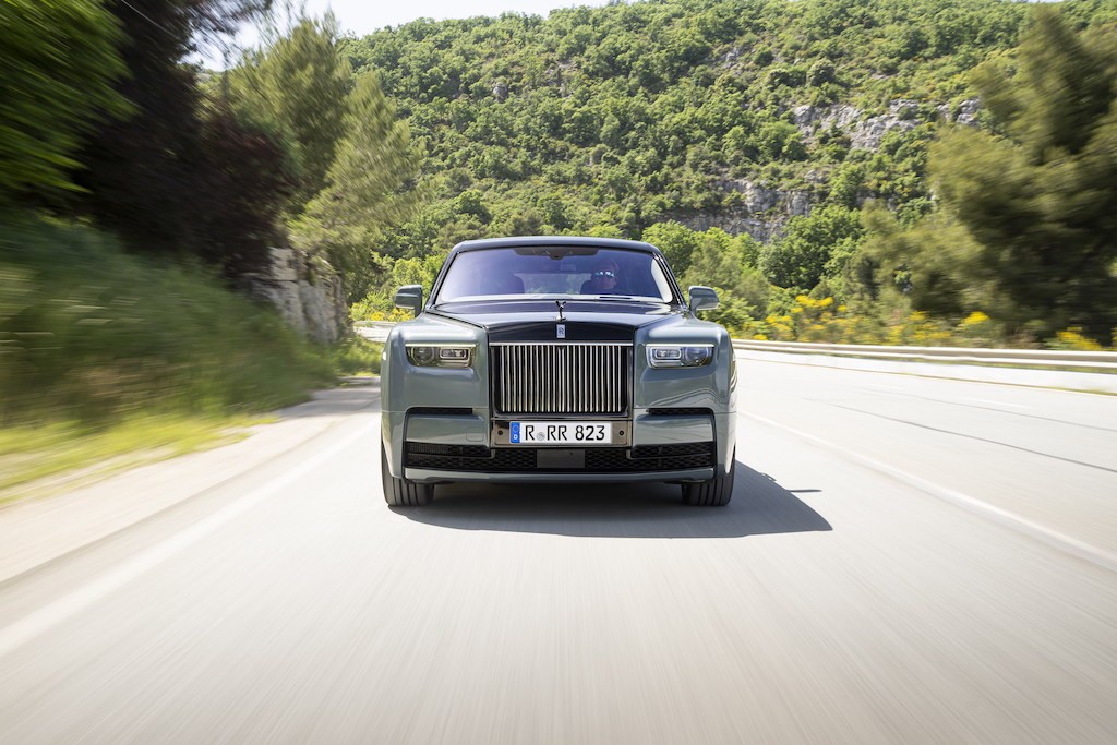 Rolls-Royce khoe Phantom Series II tại Pháp, nhưng lại tranh thủ ra mắt bản “hàng thửa” cho khách yêu nước Anh ảnh 6