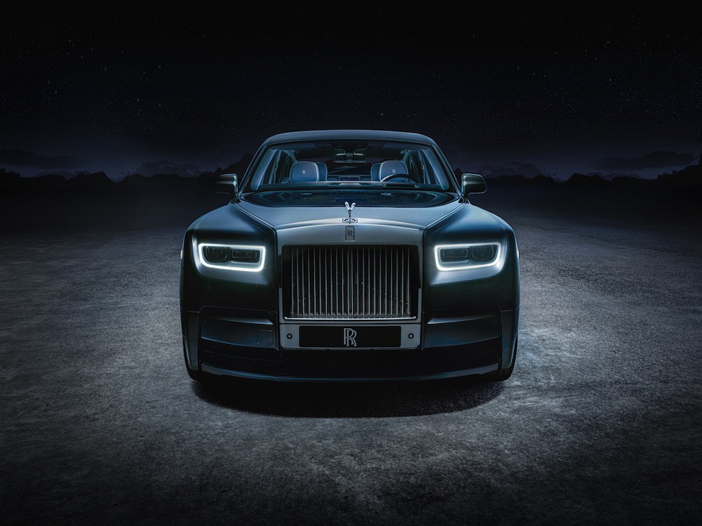 Không chỉ dừng lại ở trần xe “ngàn sao”, Rolls-Royce còn vươn ra Vũ trụ để lấy cảm hứng cho Phantom “hàng thửa” mới ảnh 1