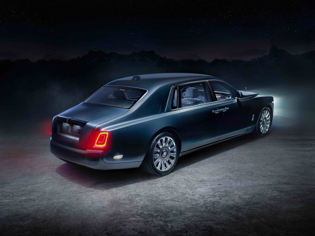 Không chỉ dừng lại ở trần xe “ngàn sao”, Rolls-Royce còn vươn ra Vũ trụ để lấy cảm hứng cho Phantom “hàng thửa” mới ảnh 3