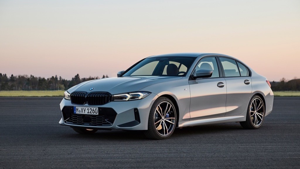 Ra mắt BMW 3 Series 2023 facelift (G20 LCI): động cơ cũ, trông giản dị hơn Mercedes C-Class nhưng nội thất choáng ngợp không kém ảnh 1
