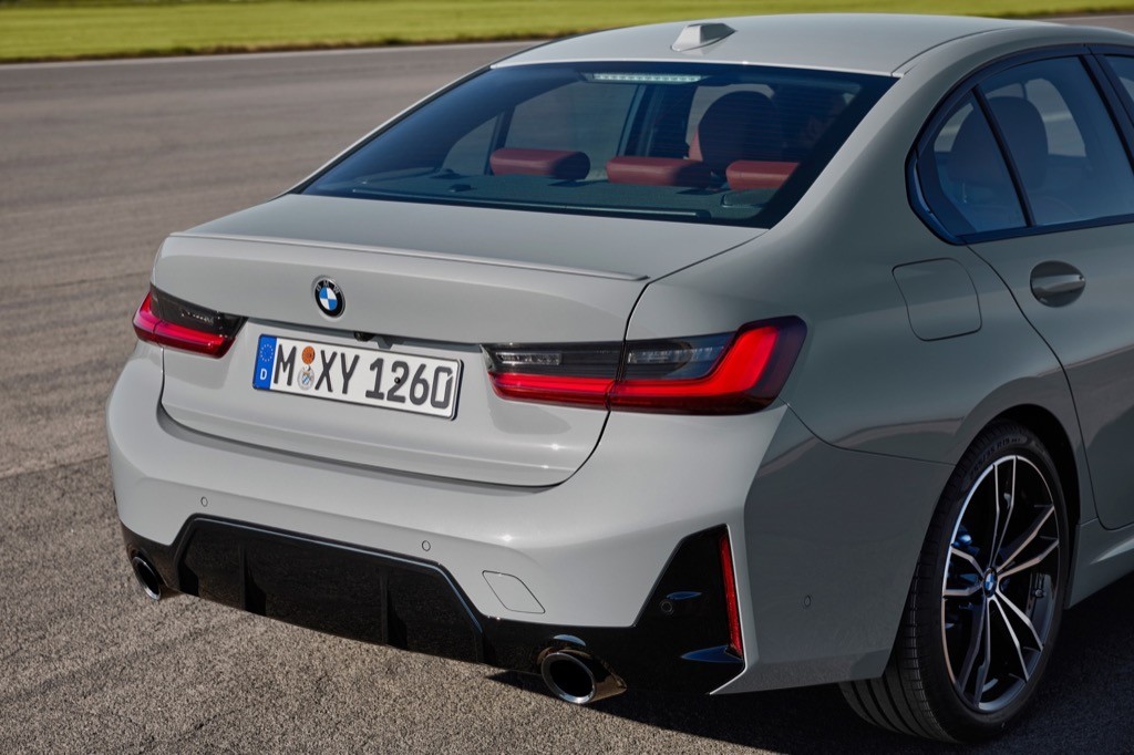 Ra mắt BMW 3 Series 2023 facelift (G20 LCI): động cơ cũ, trông giản dị hơn Mercedes C-Class nhưng nội thất choáng ngợp không kém ảnh 7