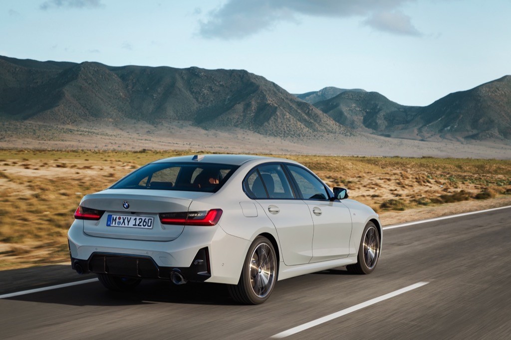 Ra mắt BMW 3 Series 2023 facelift (G20 LCI): động cơ cũ, trông giản dị hơn Mercedes C-Class nhưng nội thất choáng ngợp không kém ảnh 11