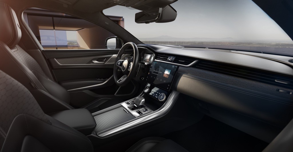 Cạnh tranh Mercedes C-Class thế hệ mới, Jaguar XE dắt đàn anh XF nâng cấp công nghệ cho năm 2023 ảnh 8