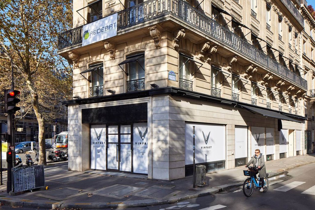 Từ showroom hoành tráng tại Paris tới triển lãm ô tô Los Angeles: VinFast bước ra thế giới ảnh 5