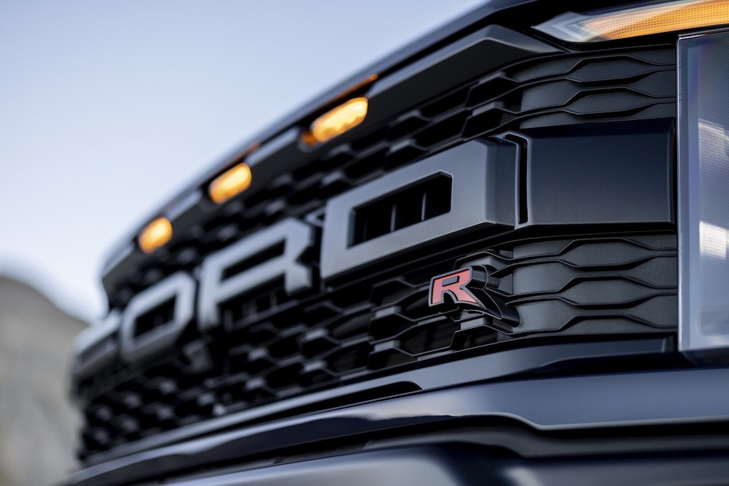 Tưởng sẽ thành bán tải mạnh nhất Thế giới, Ford F-150 Raptor R vẫn yếu hơn RAM 1500 TRX 2 mã lực/13,5Nm ảnh 11