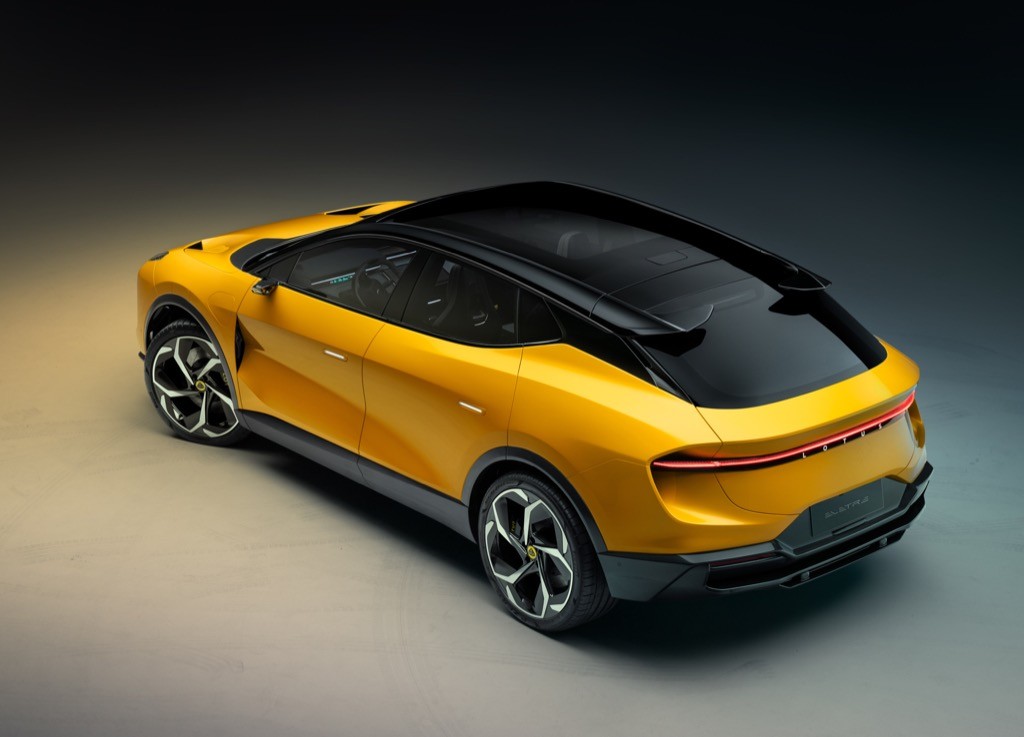 Nhìn lướt qua ngỡ Lamborghini Urus facelift, hoá ra đây là đối thủ SUV điện ELETRE mới toanh từ hãng Lotus ảnh 4