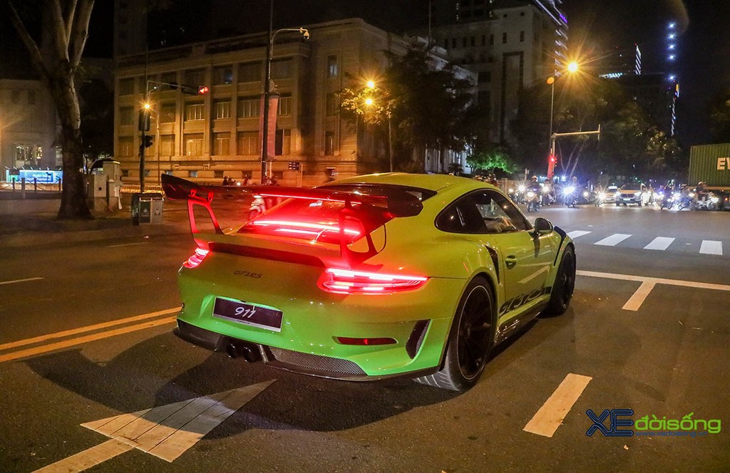 Chạm mặt siêu xe Porsche 911 GT3 RS 2019 độ TechArt trên phố đêm Sài Gòn ảnh 12