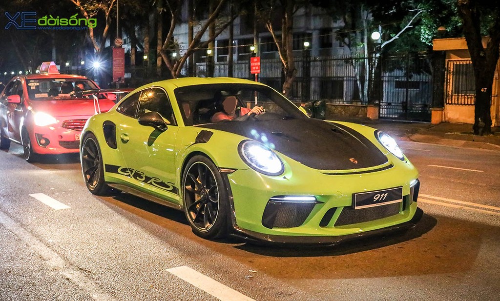 Chạm mặt siêu xe Porsche 911 GT3 RS 2019 độ TechArt trên phố đêm Sài Gòn ảnh 1