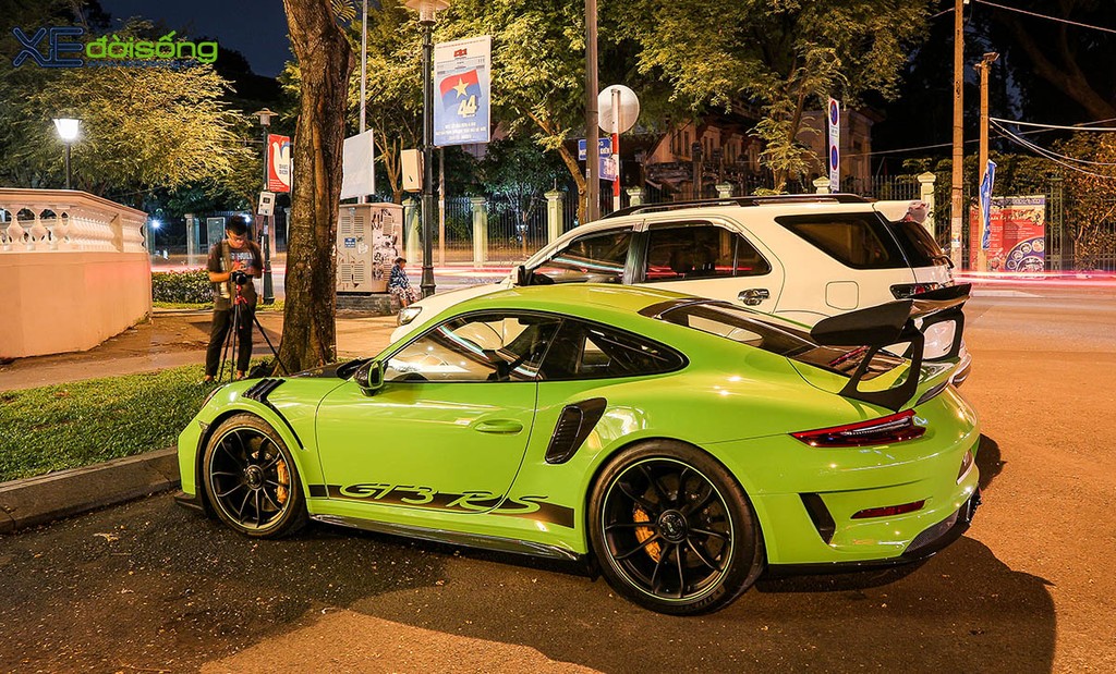 Chạm mặt siêu xe Porsche 911 GT3 RS 2019 độ TechArt trên phố đêm Sài Gòn ảnh 6