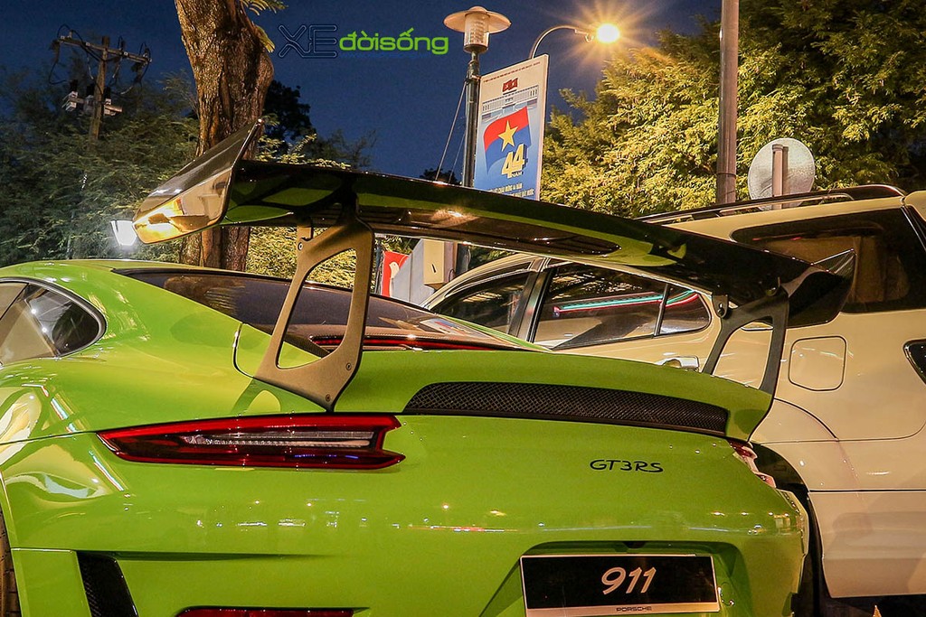 Chạm mặt siêu xe Porsche 911 GT3 RS 2019 độ TechArt trên phố đêm Sài Gòn ảnh 7