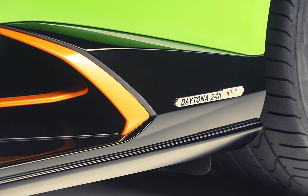 Ra mắt siêu xe Lamborghini Huracan EVO GT Celebration bản giới hạn ảnh 11