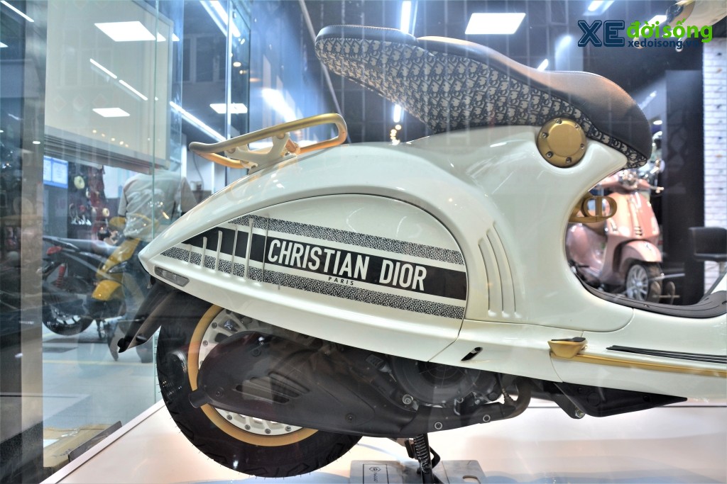 Cận cảnh Vespa 946 Christian Dior - mẫu xe tay ga đắt nhất Việt Nam có giá gần 700 triệu ảnh 6