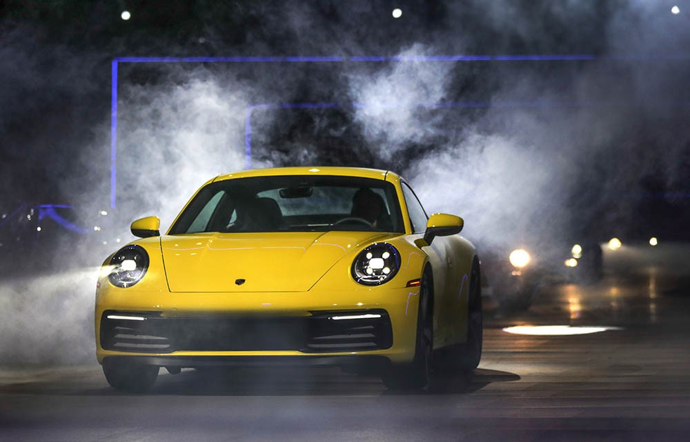 Vẻ đẹp thực tế Porsche 911 992 thế hệ mới vừa ra mắt toàn cầu ảnh 10