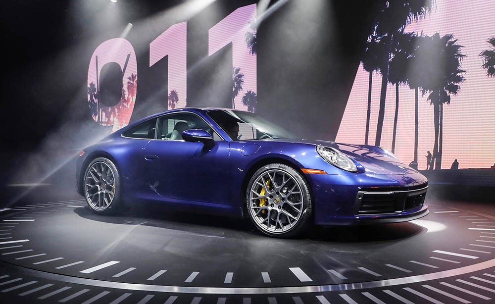 Vẻ đẹp thực tế Porsche 911 992 thế hệ mới vừa ra mắt toàn cầu ảnh 1