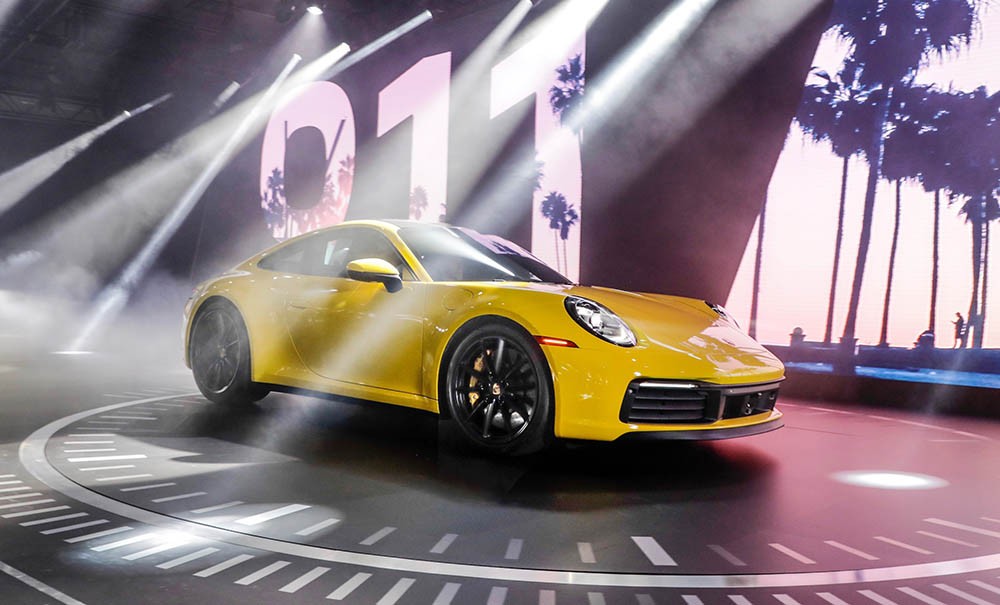 Vẻ đẹp thực tế Porsche 911 992 thế hệ mới vừa ra mắt toàn cầu ảnh 2