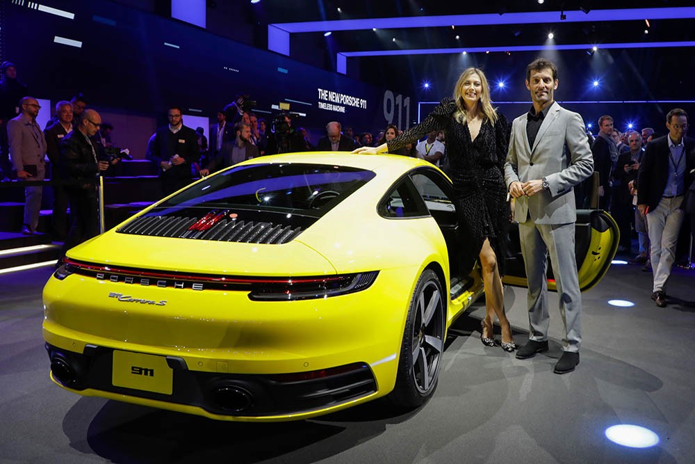 Vẻ đẹp thực tế Porsche 911 992 thế hệ mới vừa ra mắt toàn cầu ảnh 4