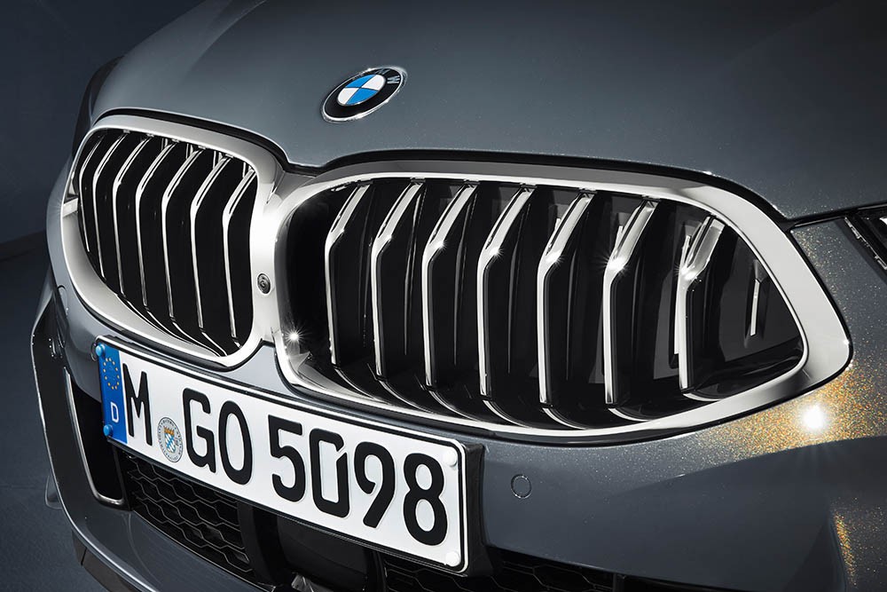 Vẻ đẹp BMW 8 Series Convertible 2019 mới qua ánh đèn studio ảnh 12
