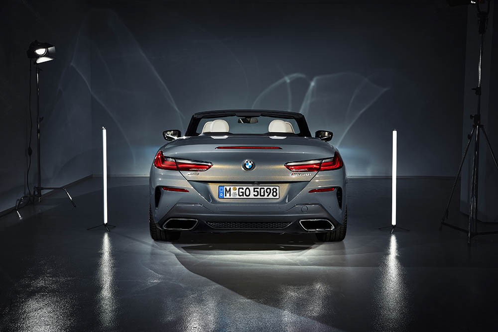 Vẻ đẹp BMW 8 Series Convertible 2019 mới qua ánh đèn studio ảnh 8