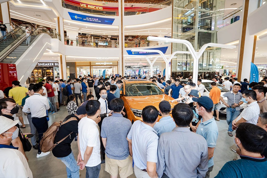 Màn “chốt đơn” thành công bậc nhất thị trường ô tô Việt: gần 1.000 xe VF 8 được đặt cọc trong 2 ngày ảnh 10