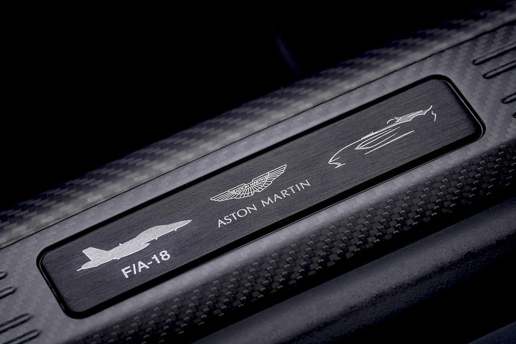 Aston Martin tung hàng nóng V12 Speedster: Chính thức tuyên chiến Ferrari Monza SP2 ảnh 12