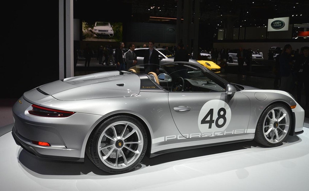 Ngắm siêu xe Porsche 911 Speedster đẹp mỹ miều sắp đến tay người dùng ảnh 2