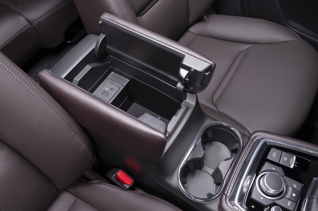 Mazda CX-8 facelift nâng đẳng cấp tại Việt Nam: bỏ bản thấp Deluxe, thêm bản ghế thương gia, giá cao nhất 1,269 tỷ ảnh 11