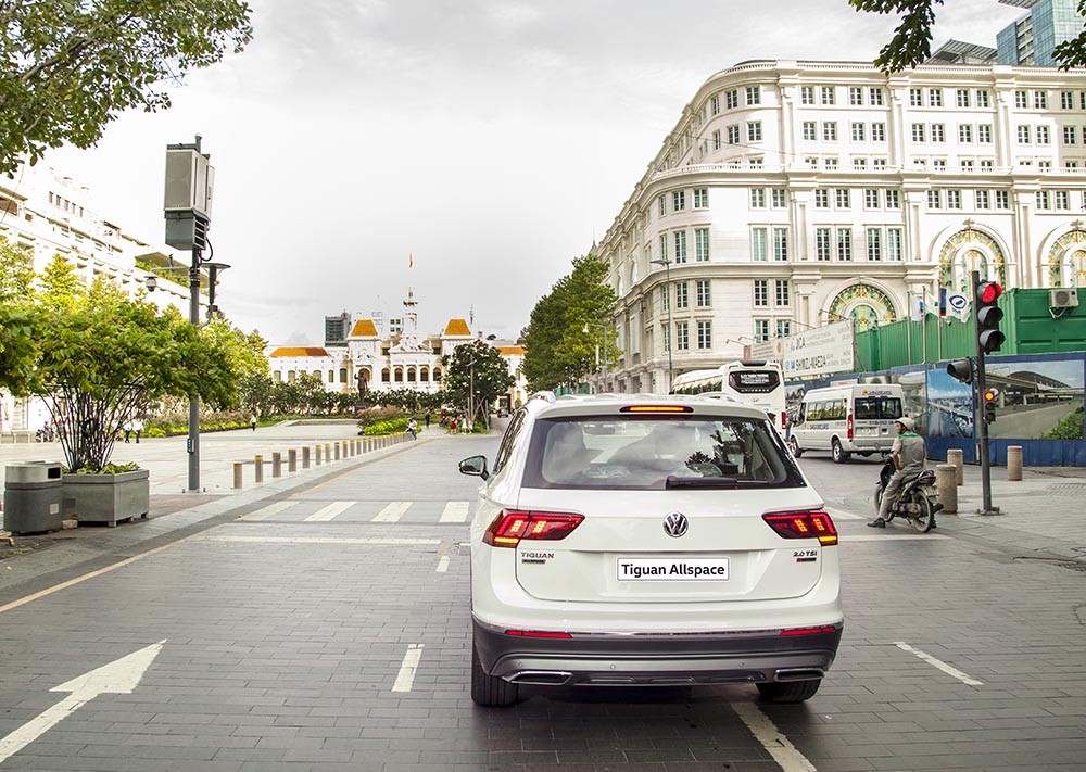 Được thông quan, VW Tiguan Allspace giá 1,7 tỉ đến tay khách hàng Việt ảnh 4