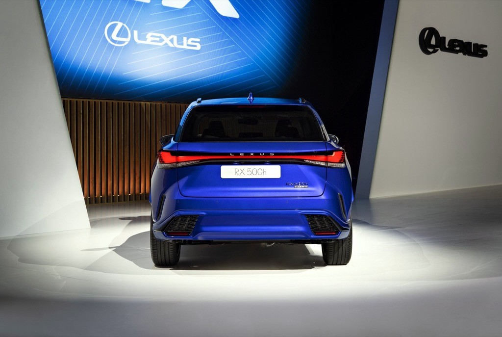 Đang đi Lexus RX L đời cũ? Đừng mong “nâng đời” lên được thế hệ mới mà vẫn còn 7 chỗ! ảnh 3
