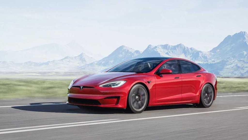 Từng là người tiên phong làm cách mạng xe điện, Tesla Model S lại “gây sốc” vì vô-lăng quái dị ảnh 10