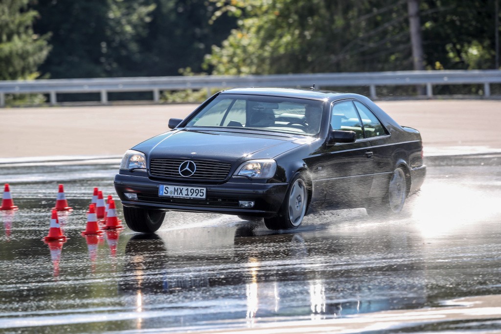 40 năm Mercedes-Benz tiên phong phát triển các hệ thống hỗ trợ lái ảnh 4