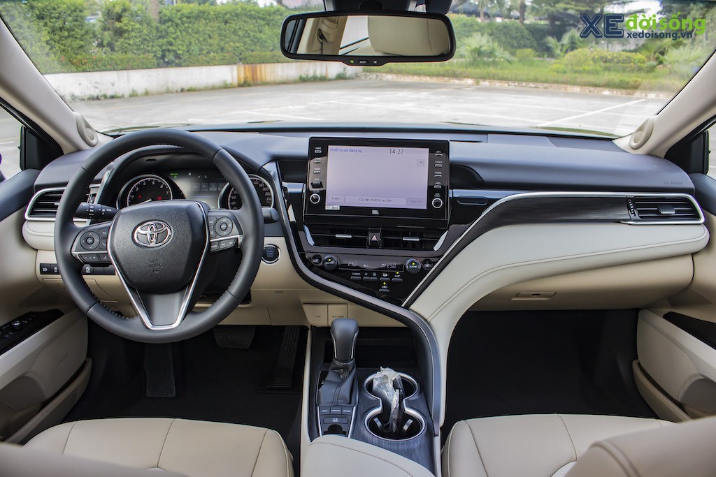 Cận cảnh Toyota Camry 2.0Q mới tại đại lý, hứa hẹn sẽ trở thành “công thần doanh số” của cả dòng xe ảnh 7