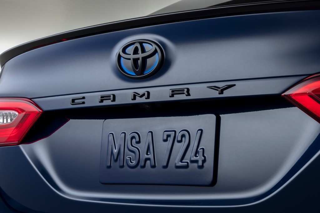 Toyota Camry 2023 không thay đổi quá nhiều, tập trung chủ yếu vào phiên bản Nightshade trông thể thao hơn ảnh 7