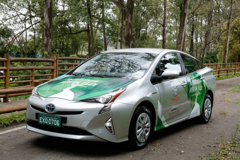 Toyota trình làng xe Hybrid FFV chạy xăng và ethanol đầu tiên Thế giới  ảnh 3