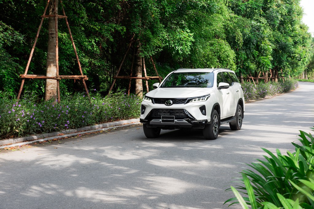 Vừa ra mắt, Toyota Fortuner 2020 có gì để đấu lại Kia Sorento trong phân khúc SUV hạng trung tại Việt Nam ảnh 14