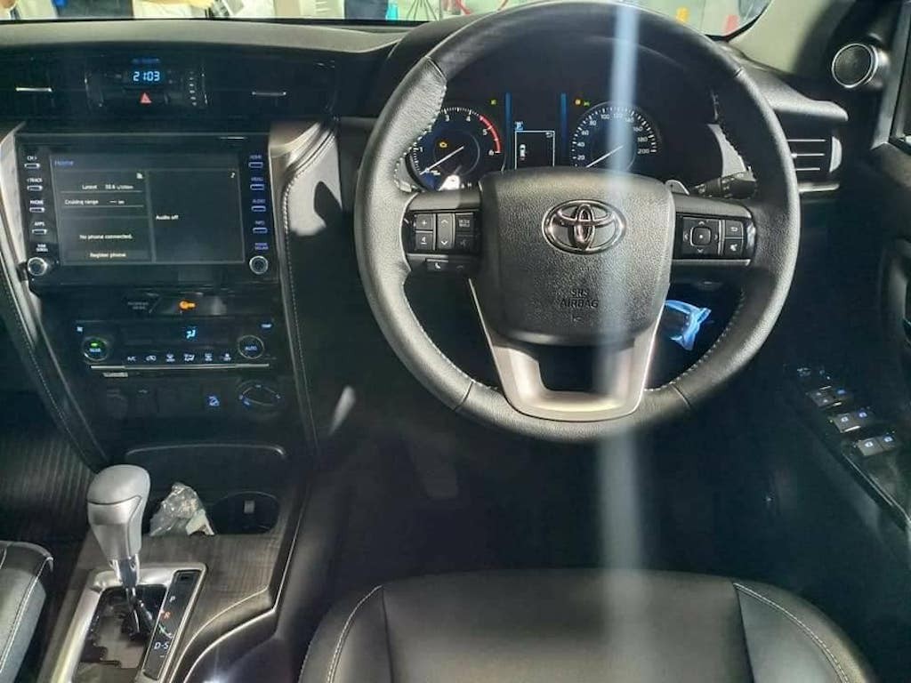 Soi Toyota Fortuner 2021 bản rẻ tiền “bằng xương bằng thịt“: giữ lại những giá trị cốt lõi cũ ảnh 10