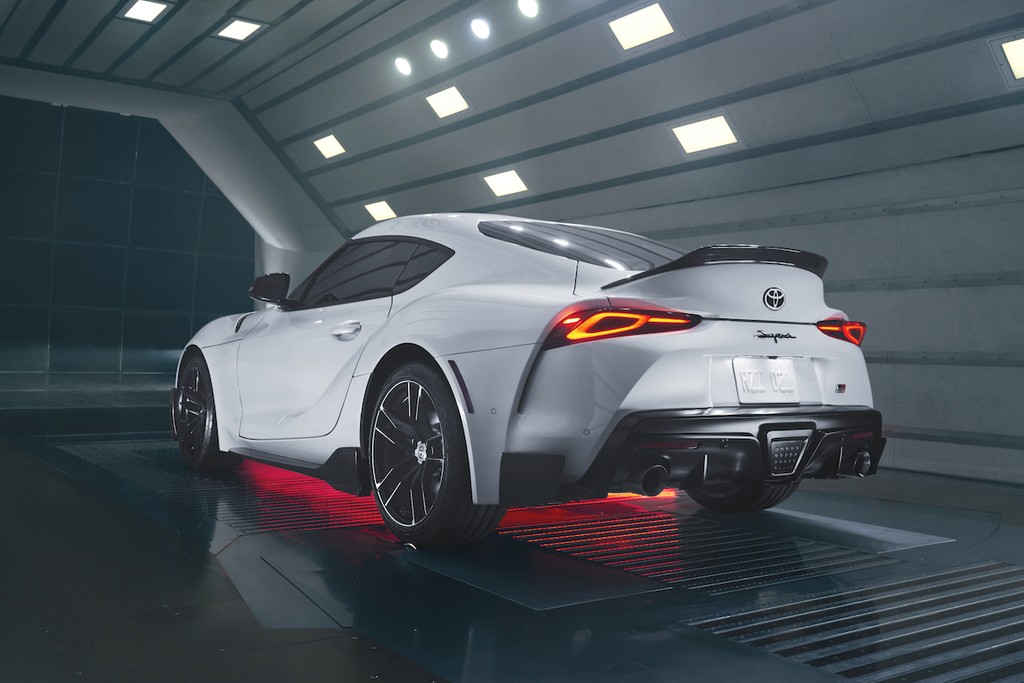 Diện kiến Toyota GR Supra Carbon Fiber Edition: phiên bản đỉnh nhất của Supra thế hệ mới ảnh 6