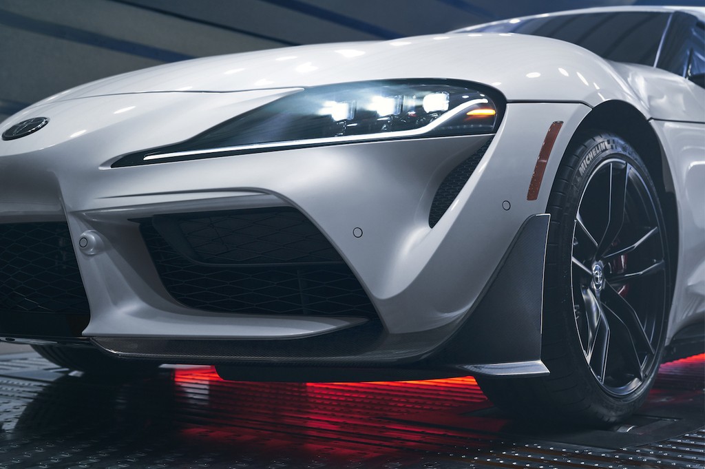 Diện kiến Toyota GR Supra Carbon Fiber Edition: phiên bản đỉnh nhất của Supra thế hệ mới ảnh 2