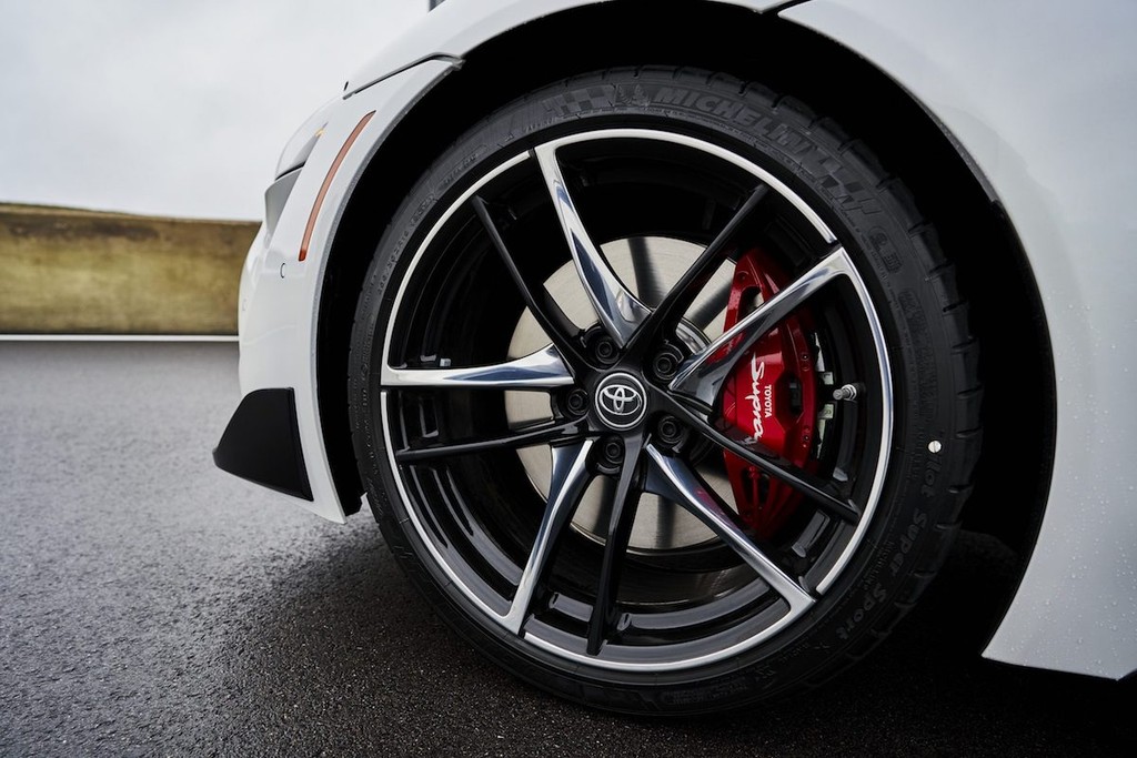 Diện kiến Toyota GR Supra Carbon Fiber Edition: phiên bản đỉnh nhất của Supra thế hệ mới ảnh 16