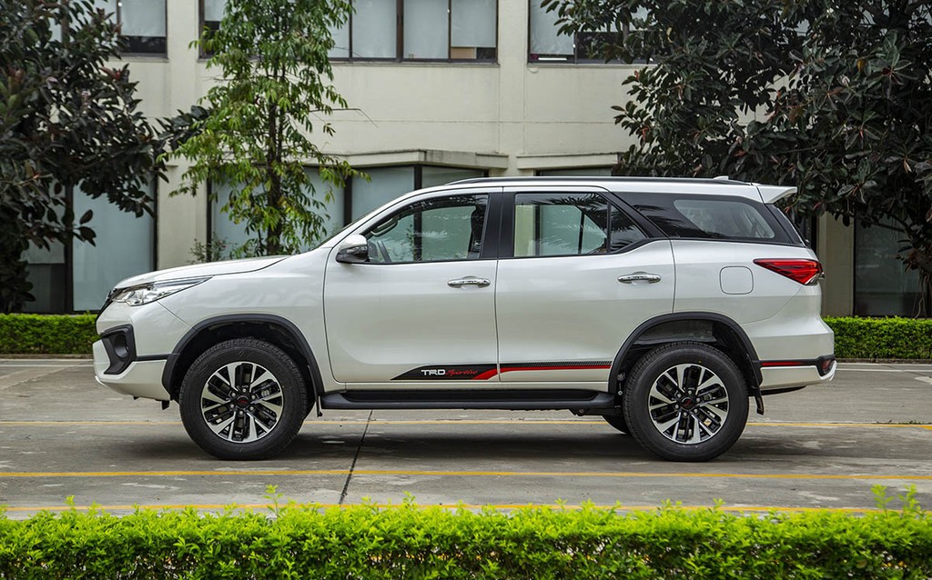 Toyota Fortuner 2.7 TRD 2019 “lắp ráp Việt Nam” chốt giá 1,199 tỷ đồng ảnh 3