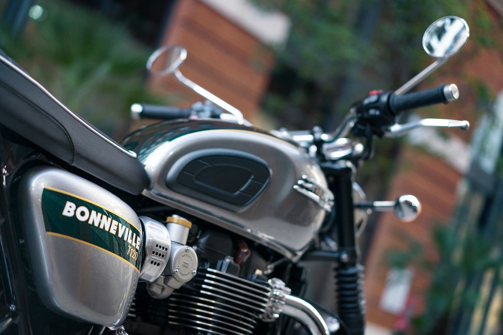 Kẻ một chút chỉ vàng mà bán Street Twin “chạy như tôm tươi”, Triumph tung 8 chiếc mô tô bản Gold Line đặc biệt ảnh 6
