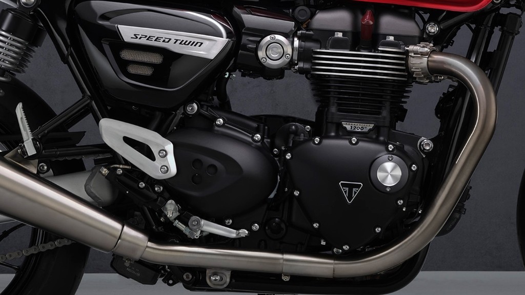 Triumph Speed Twin 2021 ra mắt, mô tô hoài cổ mà cảm giác lái sánh ngang naked bike hiệu năng cao ảnh 2