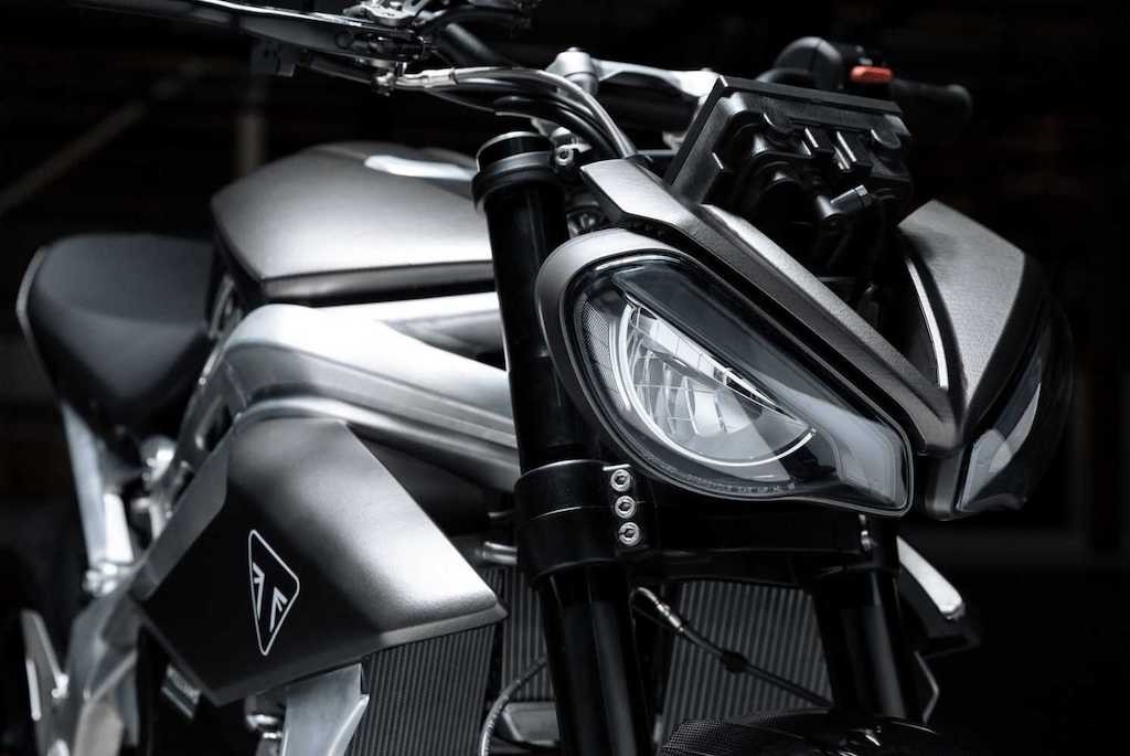 Vượt tiến độ, Triumph đã bắt đầu thử nghiệm siêu naked bike điện TE-1 ảnh 3