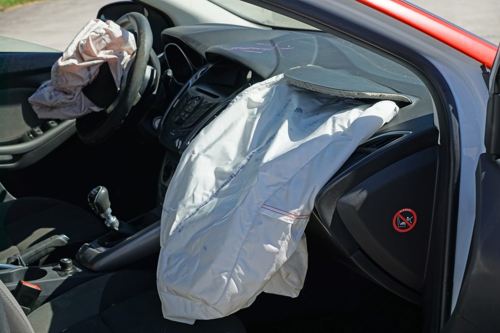 Tìm hiểu công nghệ túi khí an toàn bên ngoài thân xe  ảnh 4