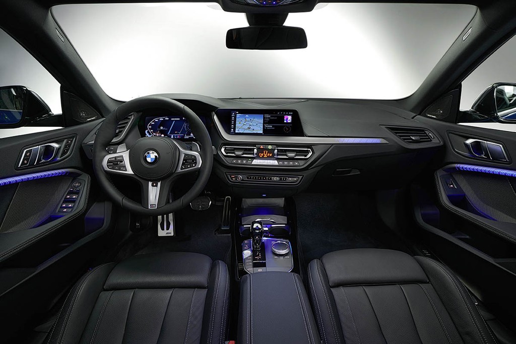 Vẻ đẹp chi tiết BMW M235i Gran Coupe: Xe 