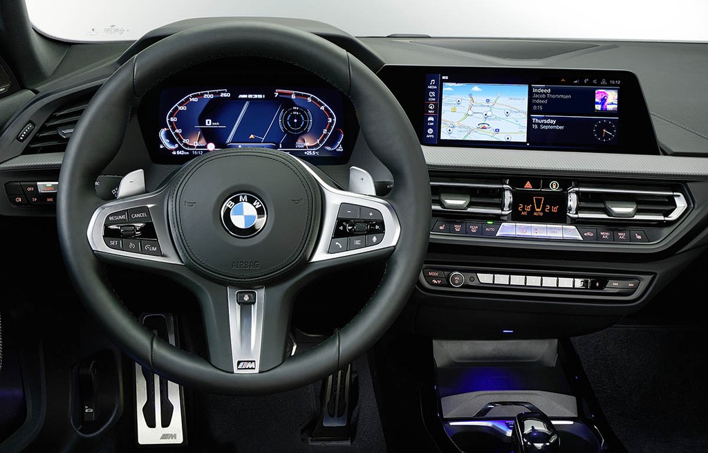 Vẻ đẹp chi tiết BMW M235i Gran Coupe: Xe 