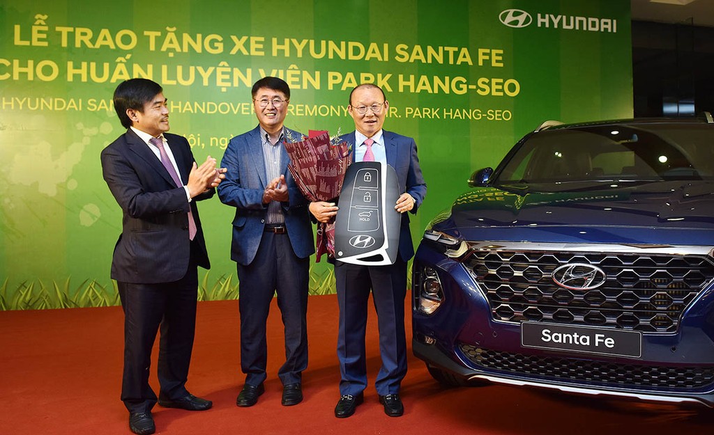 VinFast Lux dẫn đầu TOP 10 xe hơi đáng khen ngợi nhất năm 2019 tại Việt Nam ảnh 6