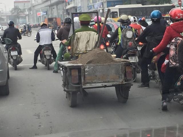 Ảnh vui giao thông Việt Nam tuần qua (24) ảnh 2