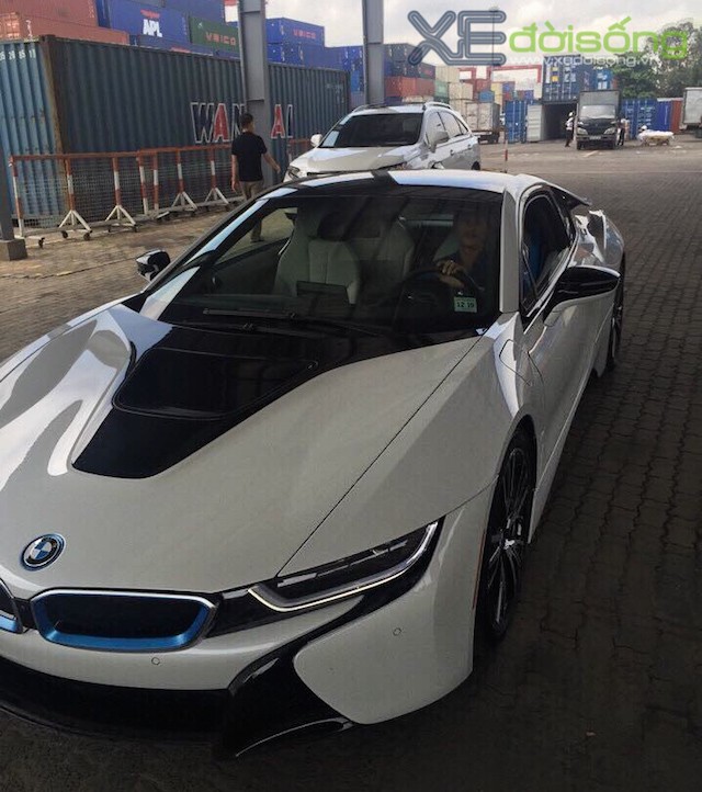 Siêu xe BMW i8 đầu tiên của Hà Nội sắp “cập bến“ ảnh 5